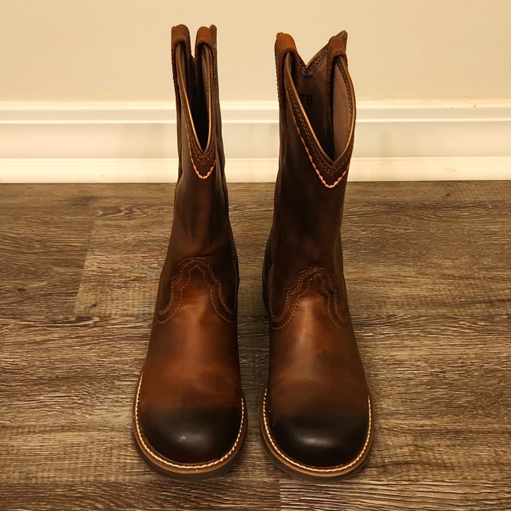 Ariat size 7 unbridled roper boots
